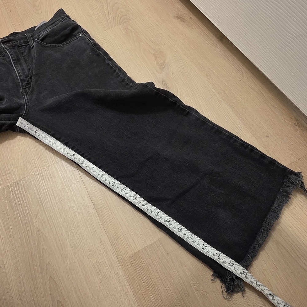 Levi's Gray White Leg High Rise Cropped Raw Hem Grunge Casual Jeans Size 27 - Picture 9 of 9